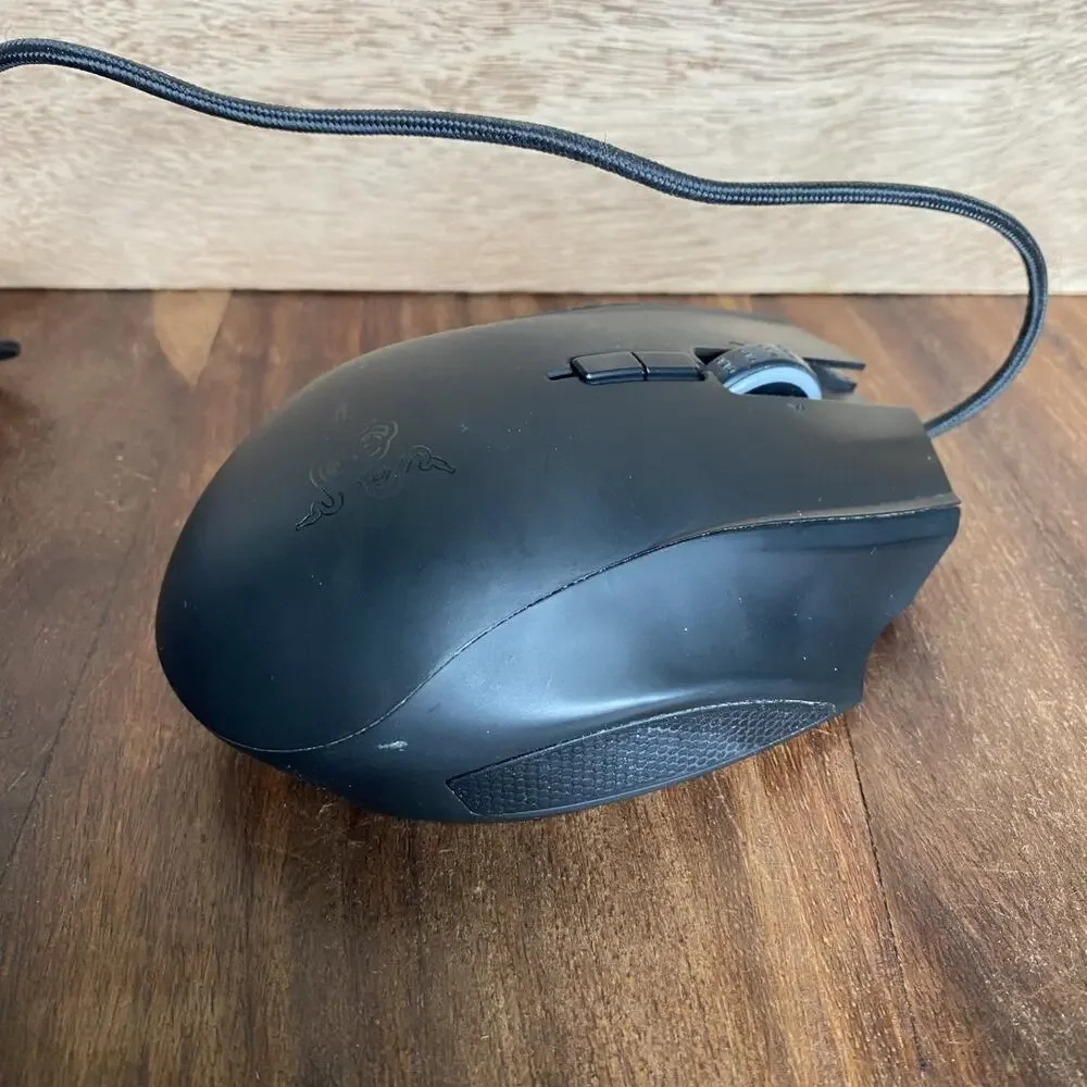 Razer Naga Epic Chroma Wired/Wireless Gaming Mouse RC30-012301 w/ Charging Dock